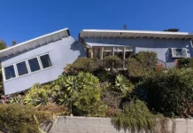 Balay sa California nga nakaluwas sa wildfires, naguba bangud sa landslide