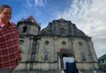Pagguba sa hagdan sang St. John the Baptist Church sa Dingle, ginpauntat sang NHCP