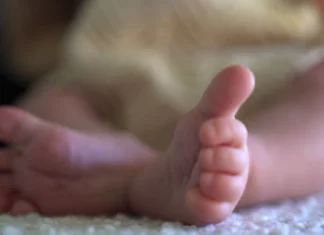 Iloy sang bata nga may yara sang kondisyon nga MSUD, ginpakigbahin nga daku nga bulig sang newborn screening agud mahatagan gilayon sang nagakaigo nga pagbulong ang iya bata