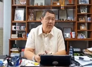Board Member Rolando Distura, aga-ugtas sa mga truck nga padayon nga nagalabay sa Jalaur Bridge apisar nga ginadumilian ang lima ka tonelada ukon masobra pa nga kabug-aton