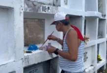 Mga manug-paninlo sa patyo sa Iloilo City, naga-amat-amat na tanyag sang ila serbisyo para sa pista minatay