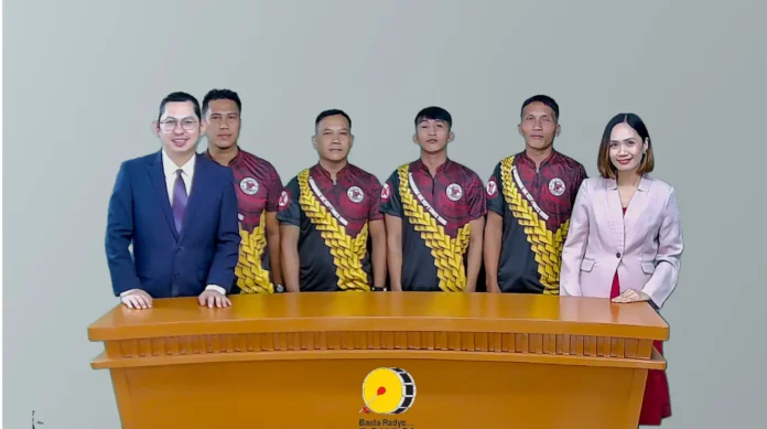 TAU_MU_KAPPA_TRESMANOS