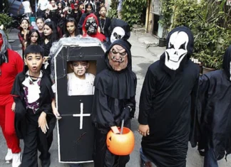 Simbahan Katolika: likawan ang pagsuksok sang makahaladlok nga costume bangud nagahatag ini sang kahigayunan para sa mga yawa nga makasulod sa isa ka tawo
