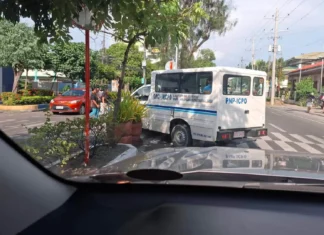 Patrol car sang Iloilo City Police Office-WCPD, nakuhaan litrato nga nagliko sa pedestrian lane sa General Luna Avenue