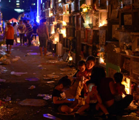All Saints’ Day kag All Souls’ Day, isa ka matahum nga okasyon suno sa Simbahan Katolika
