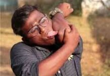 Eaeaking may pinakamahabang dila sa kalibutan, makit-an sa India!