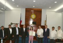 Sangka aklanon nga nakasueod sa top 10 it Dental Licensure Examination,ginpasidunggan it Sangguniang Panlalawigan it Aklan