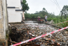 10 patay sa magnitude 6.6 nga linog sa Sichuan, China