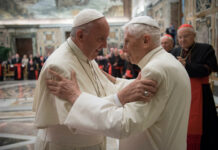 Pope Francis, nag-apela it pangamuyo sa publiko para kay dating Pope Benedict XVI