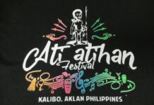 Presyo it mga ginabaligya nga souvenir t-shirts sa Ati-atihan, nagtaas