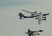 US ginbaeabagan ro 2 eroplanong pang giyera it Russia ngakahawaan it Alaska