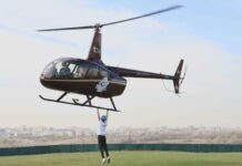 Eaeaki maghalin sa Armenia nagpatigayon it 32 nga pull-ups halin sa helicopter sa sueod it sang minute