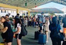 Maskin nga ginduea eon it Hong Kong government ro andang face mask mandate, maabu gihapon ro nagasuksok kara bilang proteksyon
