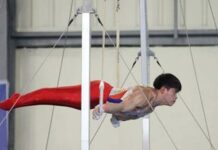 Olympic gymnast nga si Carlos Yulo, nakaboue it bueawan nga medalya sa Men’s Individual All-Around category.