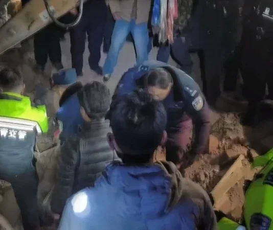 Haeos 16 patay, 54 ninahan sa magnitude 7 nga linog sa Tibet, China