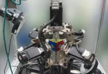 Mga estudyante sa New Zealand, nakahimo it robot nga sarang magsolbar it rubik’s cube nga uwa pa it napueong segundo