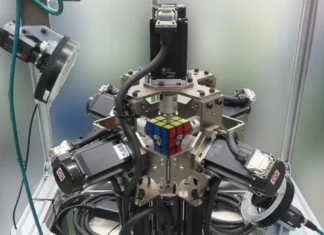 Mga estudyante sa New Zealand, nakahimo it robot nga sarang magsolbar it rubik’s cube nga uwa pa it napueong segundo