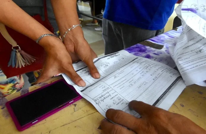 Every-vote-counts-so-make-sure-to-take-an-action-during-the-extend-voter-registration