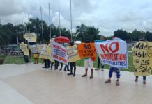 Rally ginpatigayon sa atubangan sang city hall sa koronadal. Re: privatization of CKWD