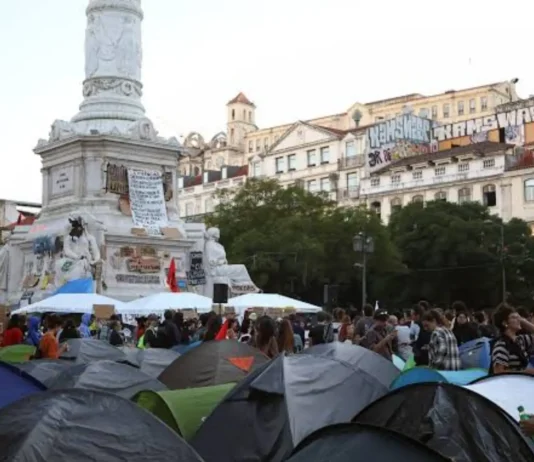 55 aktibista, arestado sa pagbuwag ng mga protest camp sa Portugal