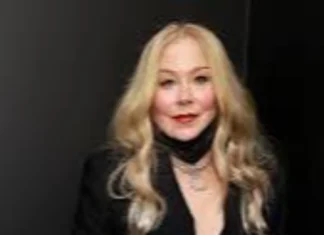 Christina Applegate, ginbawi ang nauna nga diagnosis sang multiple sclerosis