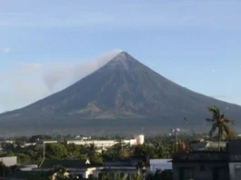 DSWD, nagpanagtag sang pagkaon kag tubig sa mga pumuluyo nga nagbakwit bangud sa pag-alboroto sang Bulkang Mayon sa Albay