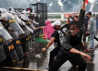 Mga estudyante sa Indonesia, nagpatigayon sang protesta batok sa nagalala nga haze