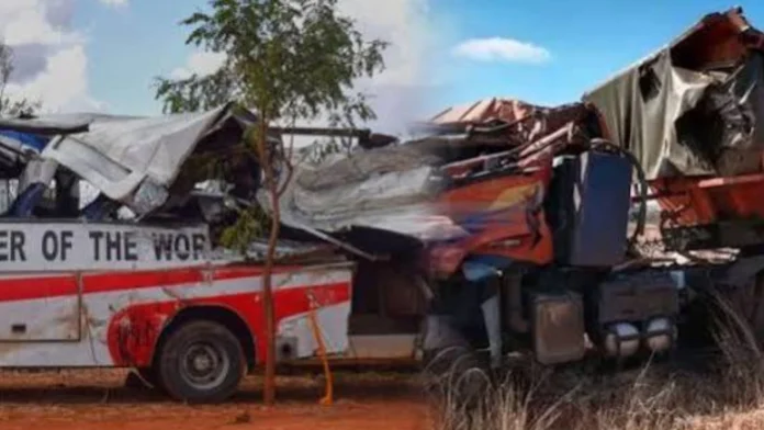 indi-magnubo-22-patay-24-pilason-pagbungguanay-sang-bus-kag-truck-kenya