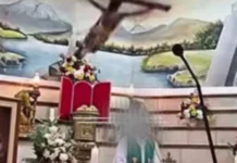 Pari sa Ecuador, napatay matapos mahulugan sang krus samtang nagamisa
