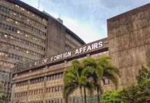 DFA, kinondenarna ti rakurak ti Chinese envoy a maibilang a ‘saan a direkta a pangta ti puersa’