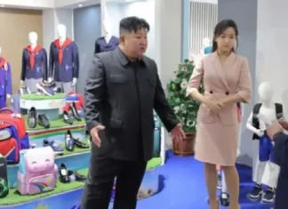 North Korea, nangiparuk-at ti ladawan ni Kim Jong Un kas pammaneknek a sibibiag daytoy kontra iti nagwaras a damag a pimmusay daytoy