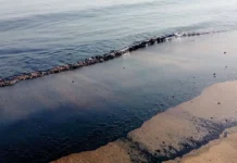 Kabaybayan iti United Arab Emirates, temporario a naipawil kadagiti residente gapu iti oil spill