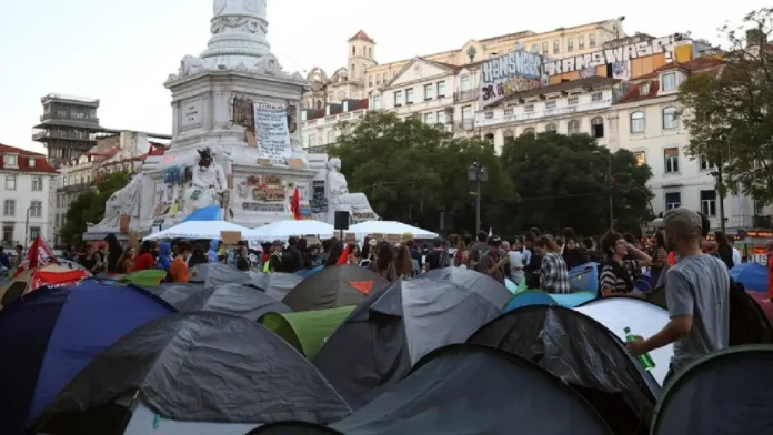 PORTUGAL_PROTEST_CAMP