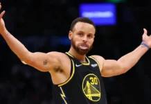 Stephen Curry, nasayaaten ti kasasaadna – Steve Kerr