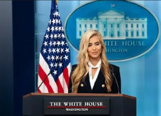 White House press secretary Katie Zacharia, nagikkaten iti puesto