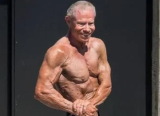 Kalakayan a bodybuilder iti intero a lubong, agtaltalinaed a napigsa iti tawenna a 90