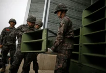 South Korea, inikatten dagiti loudspeakers iti beddeng da ti North Korea