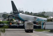Lima natay, lima nadangran iti panag-overrun ti cargo plane idiay Miami, Florida