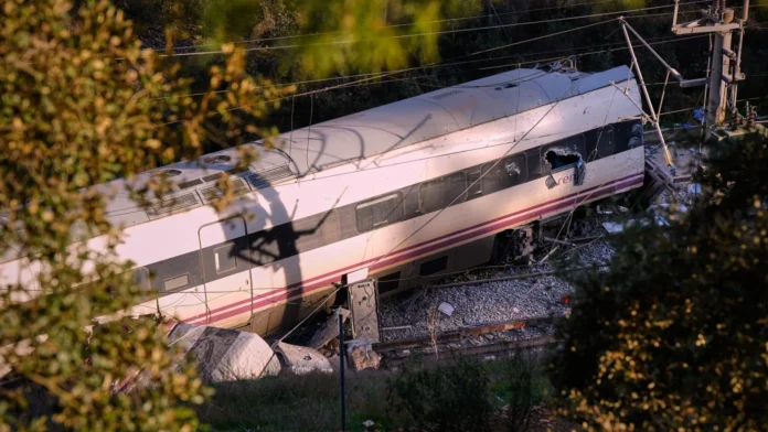 agarup-64-tattao-natay-kalpasan-nagdinnungpar-ti-dua-nga-high-speed-train-idiay-spain