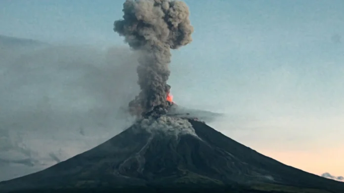 dswd-nangipaay-iti-ayuda-kadagiti-naibakwit-residente-iti-panagbettak-ti-bulkan-mayon-caap-nangiruar-ti-no-fly-advisory