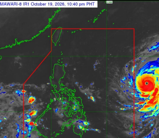 Super Typhoon Champi, lalo pay a pimmigsa; Namnamaen a sumrek iti PAR inton bigat, October 20