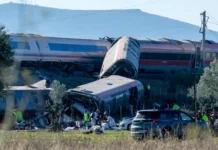 64 natay, 80 nadun-dunor agraman ti maysa a Pilipino iti panagdinnungpar ti dua a tren idiay Spain