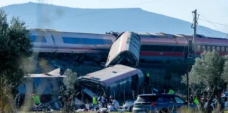 64 natay, 80 nadun-dunor agraman ti maysa a Pilipino iti panagdinnungpar ti dua a tren idiay Spain