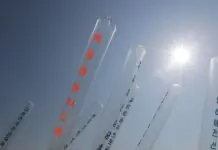 South Korea nagpalayog nin mga lobo na may radyo asin tugtog nin Kpop pasiring sa North Korea