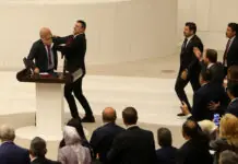 Mga lehislador sa Turkey nagsuntukan mantang nasa session Turkish MP
