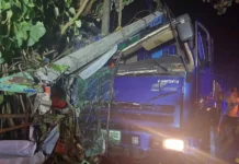 Sarong 14-anyos na lalaki naipit makalihis na buminangga an sarong truck sa poste sa Daraga, Albay