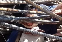 Sarong construction worker irido makalihis na mabagsakan kan nagabang steel bar sa sarong ospital sa ciudad kan Legazpi, Albay Steel bars collapsed to a construction worker