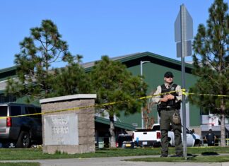 Pulis, pighalughog an harong kan 16-anyos na suspek sa pambabadil sa Oregon