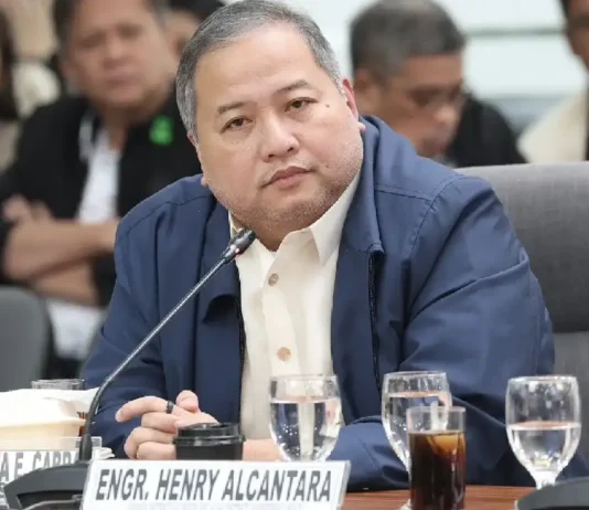 Ex-DPWH official Alcantara, naghampang sa Sandiganbayan sa kasong plunder kontra ki Romualdez