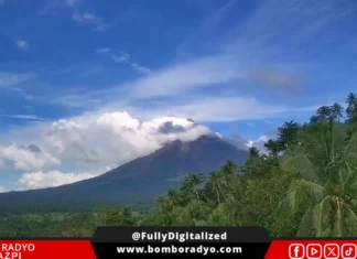 Bulkan Mayon, nagtetenir man liwat sa Alert Level 2 sa ibong kan bahagyang pagbuga nin abo